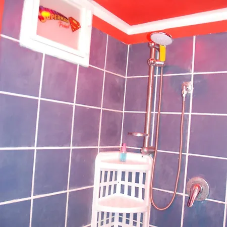 Superman Point Airport Apartment *